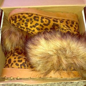 fur boots !